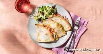 Wat Eten We Vandaag: Vegan quesadilla's met courgettesalade
