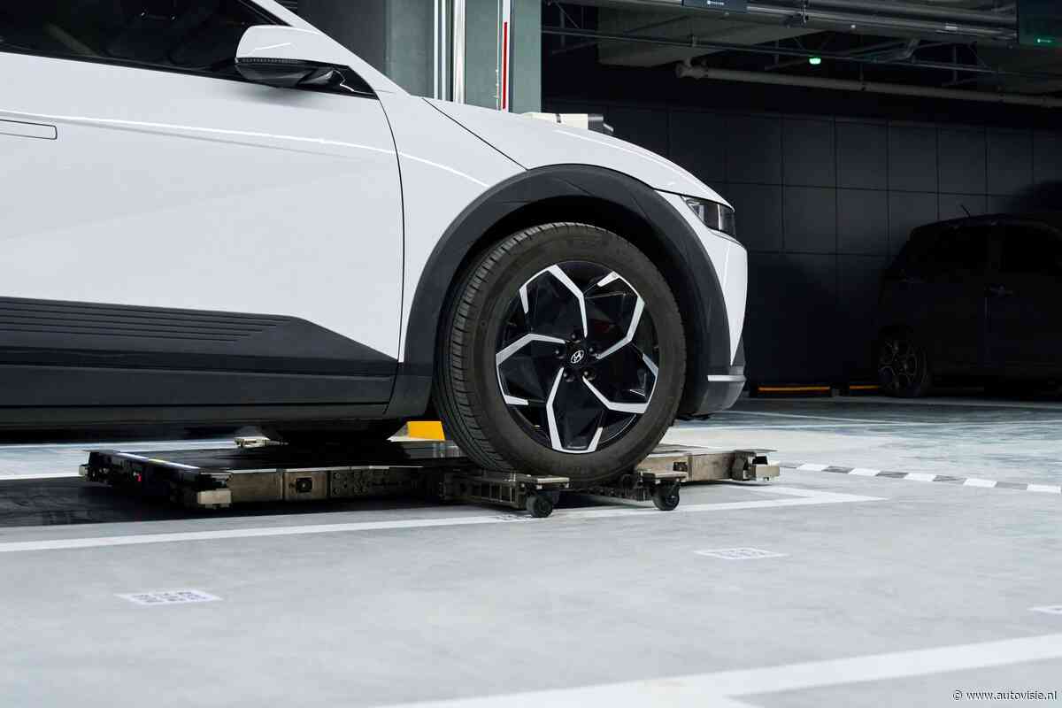 Door Koreaanse uitvinding passen er 50 procent meer auto’s op een parkeerplaats