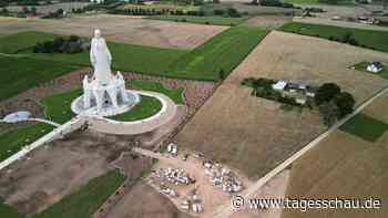 Riesige Marienstatue in Polen soll Pilger anziehen