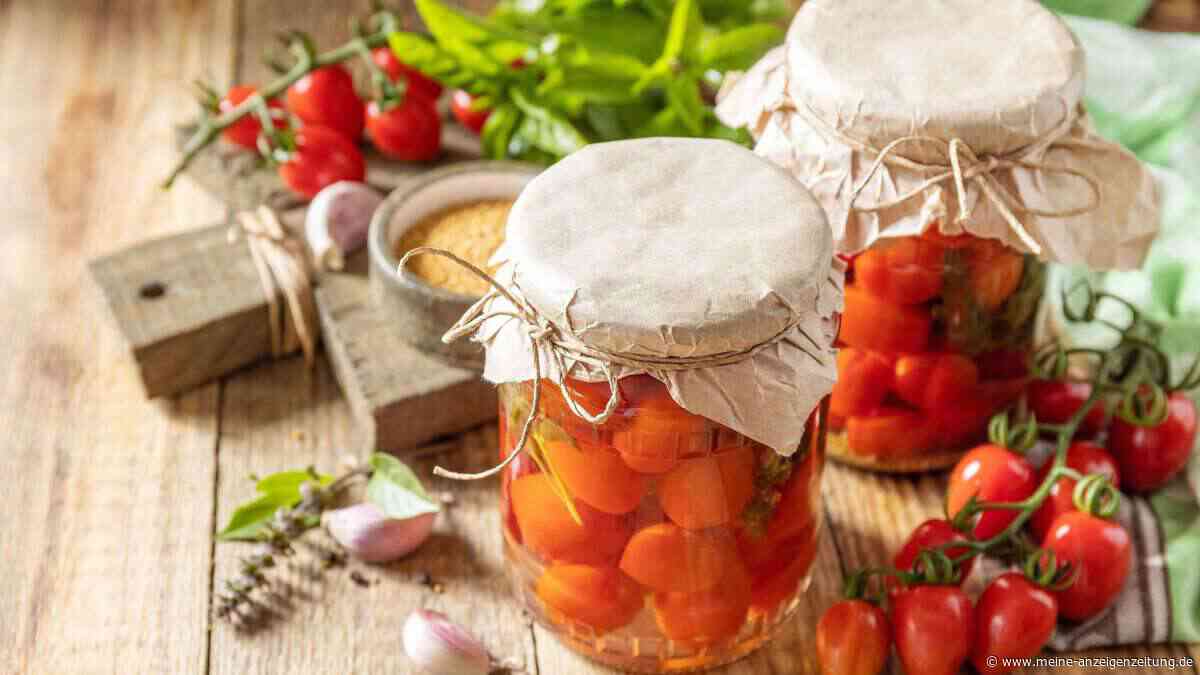 Tomaten aus dem Ofen ins Glas – das steckt hinter dem viralen Rezept