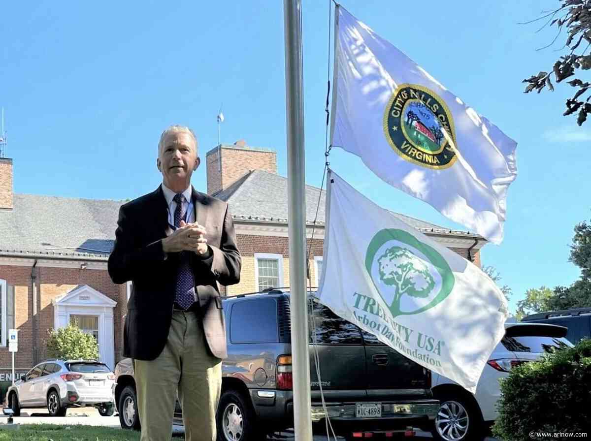 Falls Church history panel may again seek to change the city’s flag