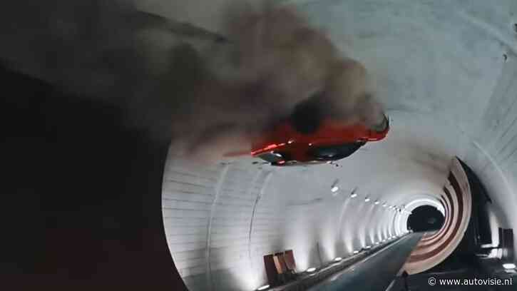 Chinees automerk doet beroemde Schumacher-tunnelstunt na: valt de auto niet naar beneden?