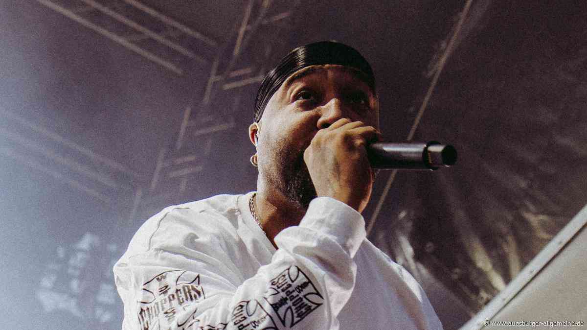 Das Gaswerk bebt und wogt: Rapper OG Keemo beim Augsburger Stadtsommer
