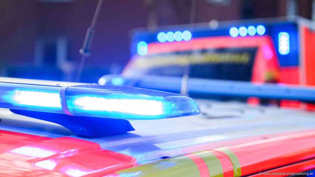 B301: Anhänger löst sich und kracht in entgegenkommendes Auto von 27-Jähriger