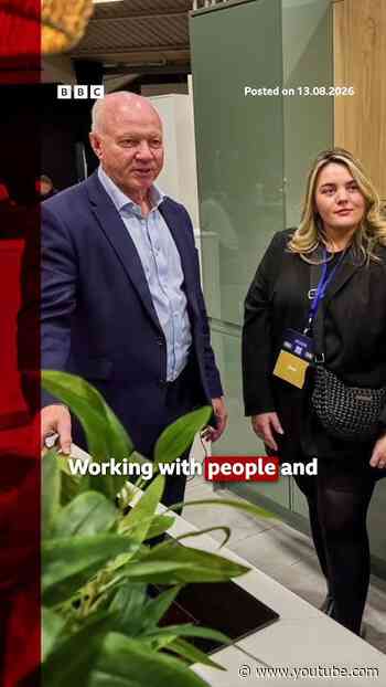 B&Q boss explains why he doesn’t regret dropping out of uni. #BBCNews