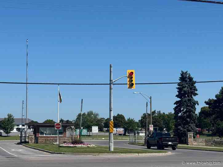 Kingston local raises safety concerns with malfunctioning left-turn signal