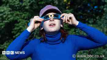 The key signs you may have damaged your eyes by looking at the eclipse