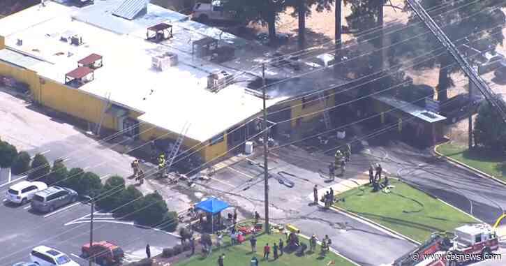 2 employees hospitalized, 2 firefighters treated after Cobb County supermarket fire