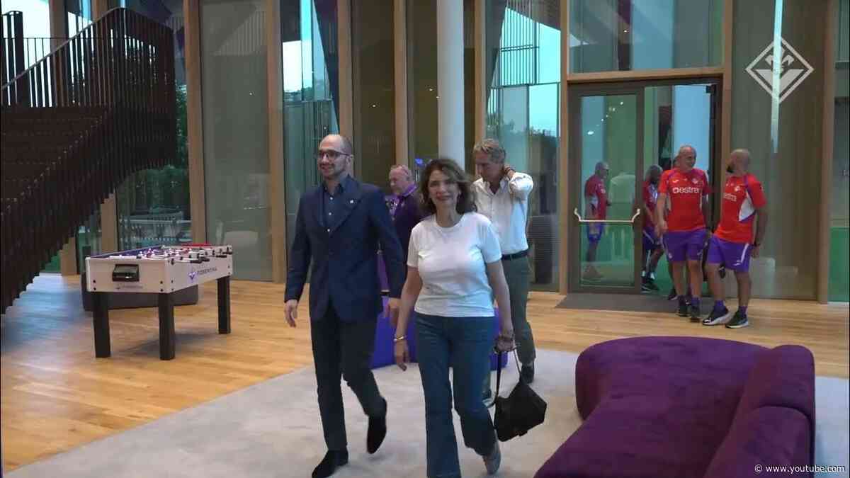 Il Presidente Giuseppe B. Commisso e la madre Catherine salutano la squadra alla vigilia della Coppa