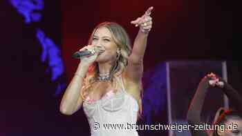 Popstar Leony live in der Autostadt – 65 sommerliche Bilder von Show und Fans