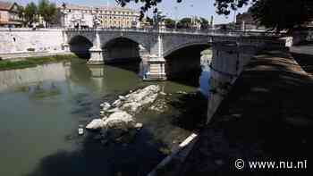Brug van Romeinse keizer Nero komt uit Tiber omhoog door aanhoudende droogte