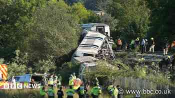 Two seriously hurt as passenger train derails