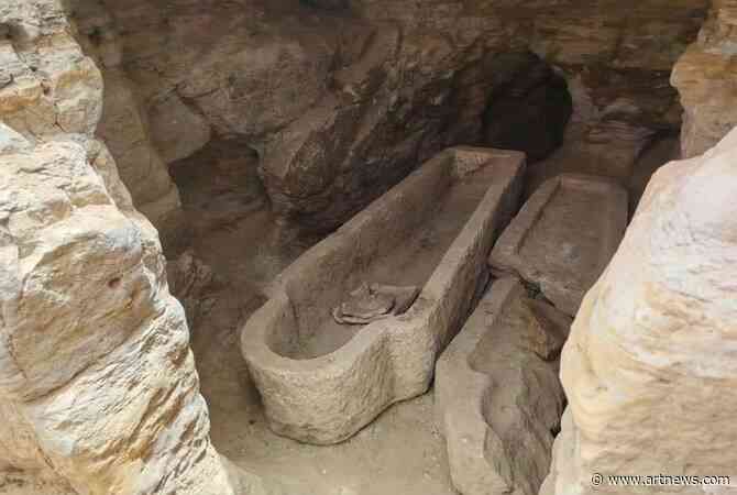 Egyptian Archaeologists Uncover Three Ancient Tombs at Bahariya Oasis