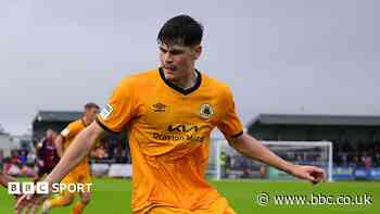 Gateshead swoop for defender Lankshear
