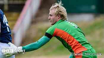 Keeper Desbois reunited with Elliot at Carlisle