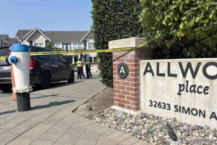 1 child dead after collision in Abbotsford townhouse parking lot