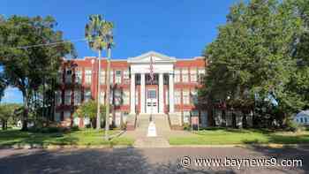 Plant City works to preserve 1914 high school community center