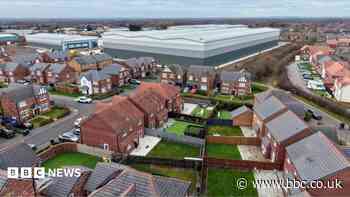 Mayor calls for warehouse planning changes