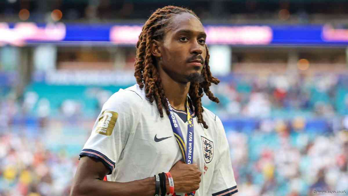 Spurs' Spence lands in Italy ahead of Inter move