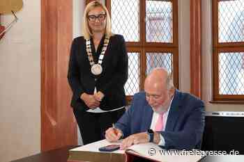 Spürhunde suchten Rathaus ab: Zweithöchste Sicherheitsstufe für Israels Botschafter in Zwickau