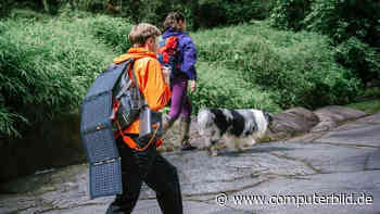 Jackery SolarSaga 40 Air: Faltbares Solarmodul lässt sich am Rucksack befestigen