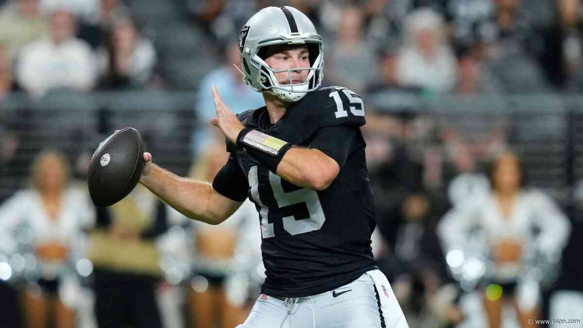 'Ascending' QB Mendoza throws TD pass in debut
