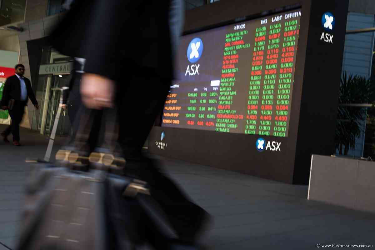 Banks and miners drag market to worst week in months