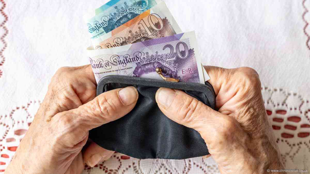 Pensioners warned not to pay £1,000 for free benefits claim