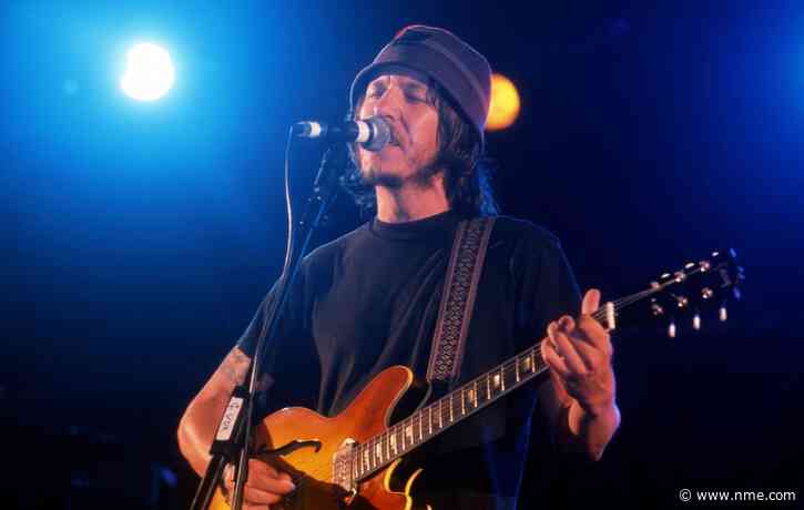 Fan receives response to letter from Elliott Smith 23 years later
