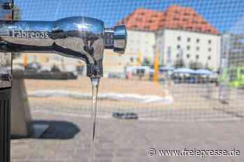 Freibergs Antwort auf die Hitze: Gratis Trinkwasser und kühle Füße am Schlossplatz