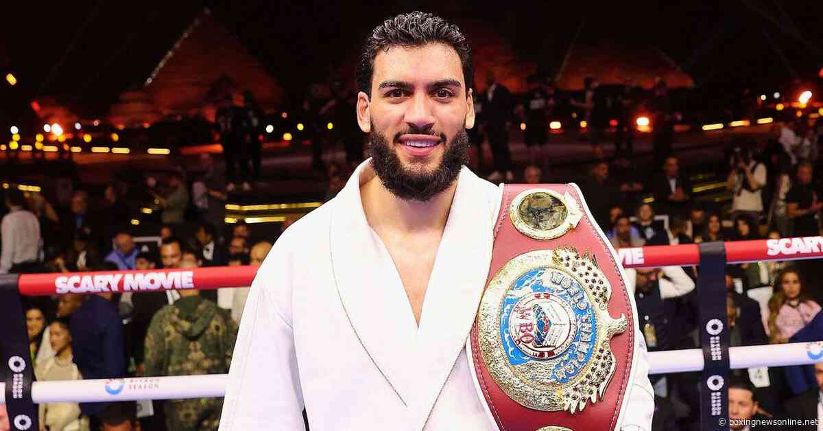 Hamzah Sheeraz ordered to face former unified world champion in dangerous title defence