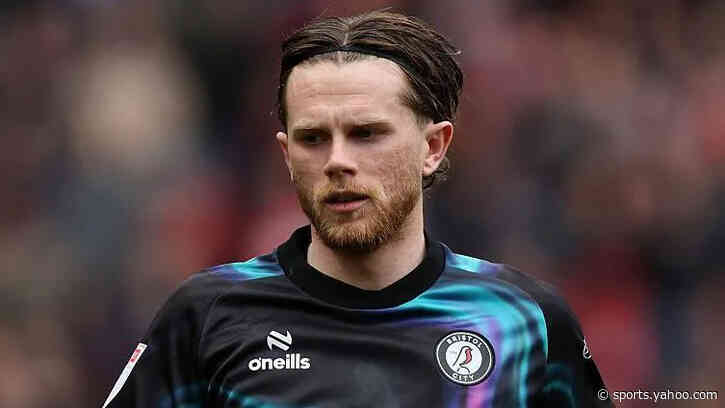 Birmingham sign midfielder Bird from Bristol City