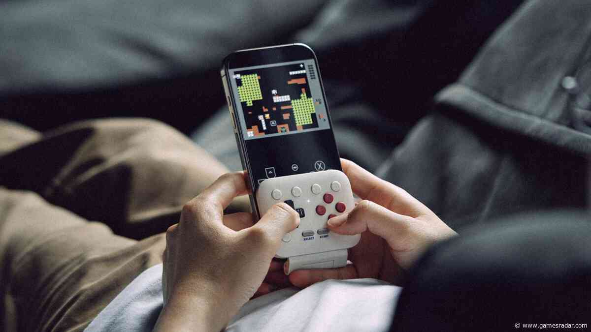 8Bitdo's FlipGo controller lands today, and for under $30, it could beat my go-to Game Boy controller