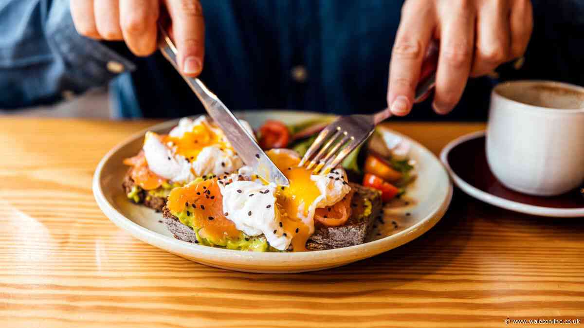 Get the perfect poached egg in a minute with French chef's simple method