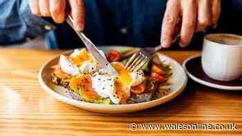 Get the perfect poached egg in a minute with French chef's simple method