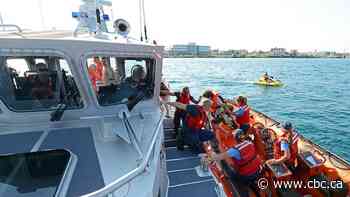 Coast Guard issues warning as thousands set to float down St. Clair River