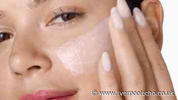 Shoppers save £60 on Clinique summer gift set with 'lovely' bag