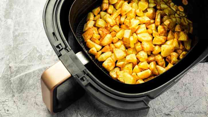 Wenn du in der Küche Zeit und Kalorien sparen willst, brauchst du diesen Airfryer von Cosori