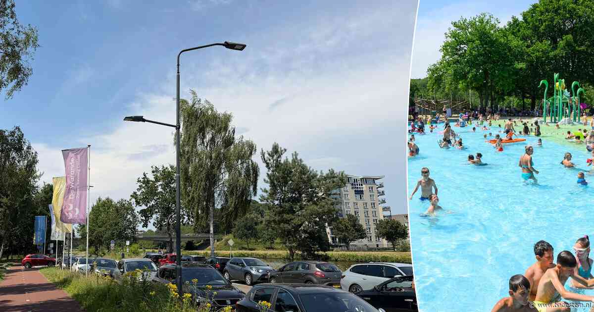 Zwembad De Warande waarschuwt bezoekers: ‘Parkeer niet in de berm, brandgevaar door droogte’