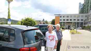 Kostenfreier Parkplatz am Krankenhaus? Senior (92) erhält trotzdem etliche Mahnungen