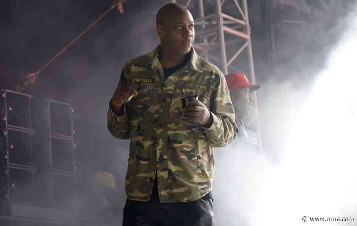 Footage shows Dave Chappelle protesting Fugees’ set being cut short at Lauryn Hill’s Diaspora Calling! festival: “You’re fucking up history”