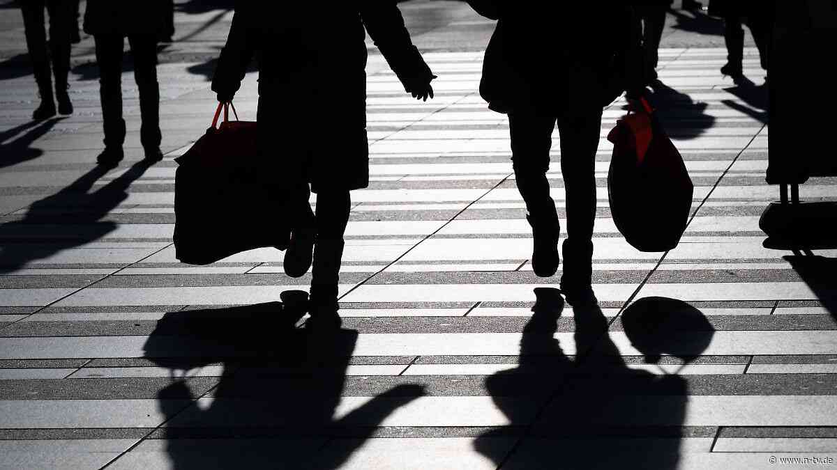 "Lücken an den Arbeitsmärkten": Studie: Ostdeutschland drohen ohne Zuwanderung Wohlstandsverluste