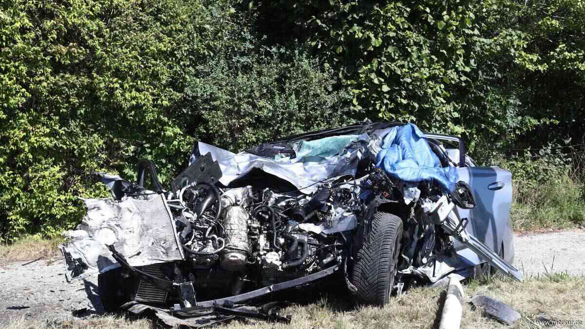 Zwei Todesopfer nach verheerendem Unfall: Bilder zeigen Einsatzort