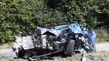 Zwei Todesopfer nach verheerendem Unfall: Bilder zeigen Einsatzort