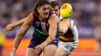 AFL LIVE: Optus Stadium roaring as Dockers and Crows go blow for blow but have injury fears for each captain