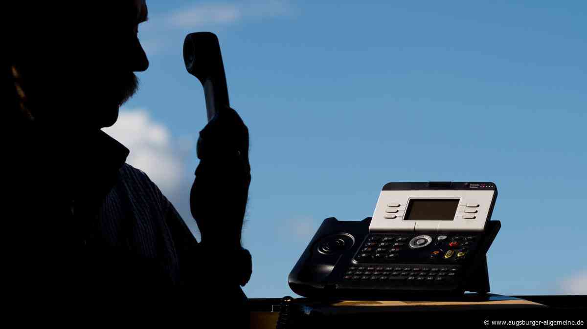 Falsche Polizeibeamte schlagen zu: Unbekannte entwenden Wertgegenstände