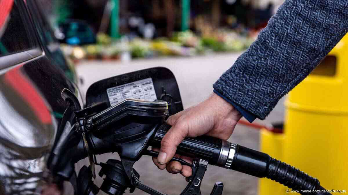Sprit-Rabatt in Ferienzeit: Deutsches Nachbarland senkt Steuer erheblich und deckelt Preis