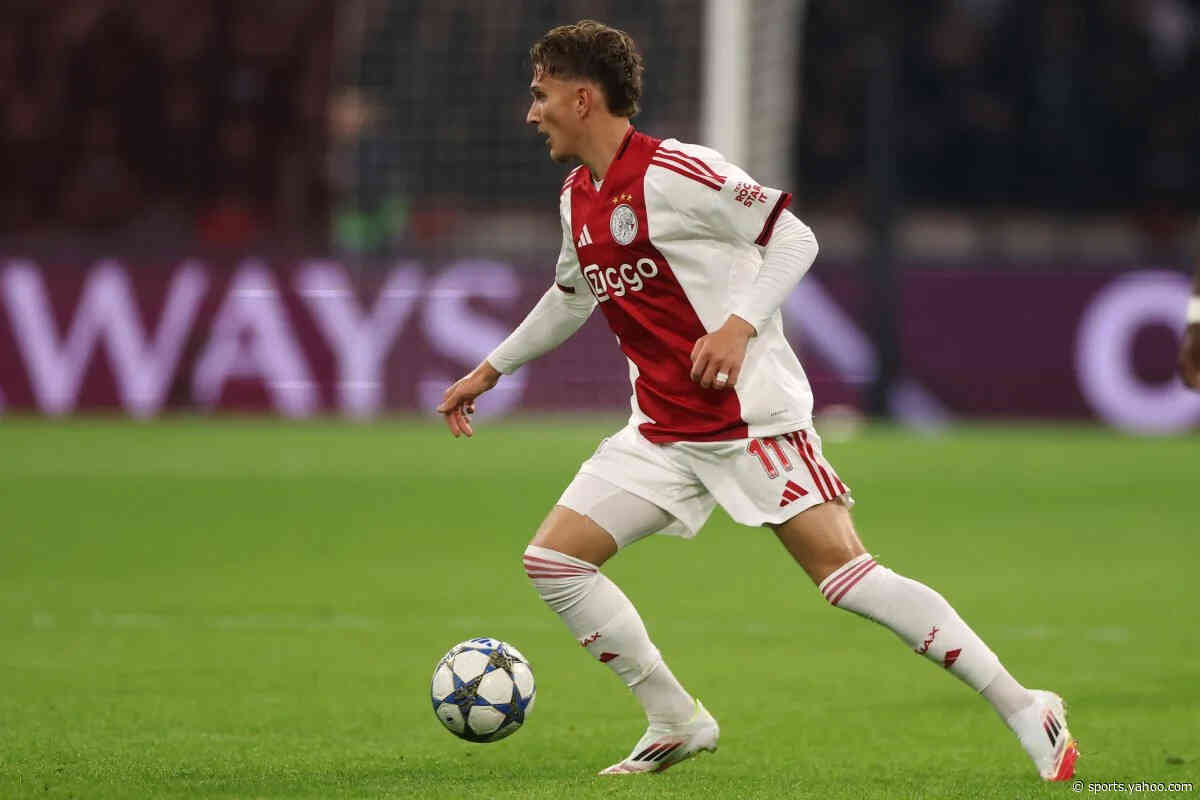 PSG reach verbal agreement with Ajax to sign Mika Godts