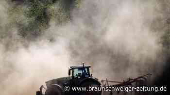 Tödlicher Traktorunfall: Landwirt überfährt seinen dreijährigen Sohn