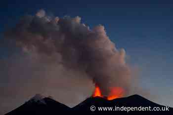 Mount Etna ash keeps Sicily’s largest airport closed for fifth straight day in peak holiday week